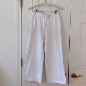 Aritiza Tna white wide legged cropped sweatpants
